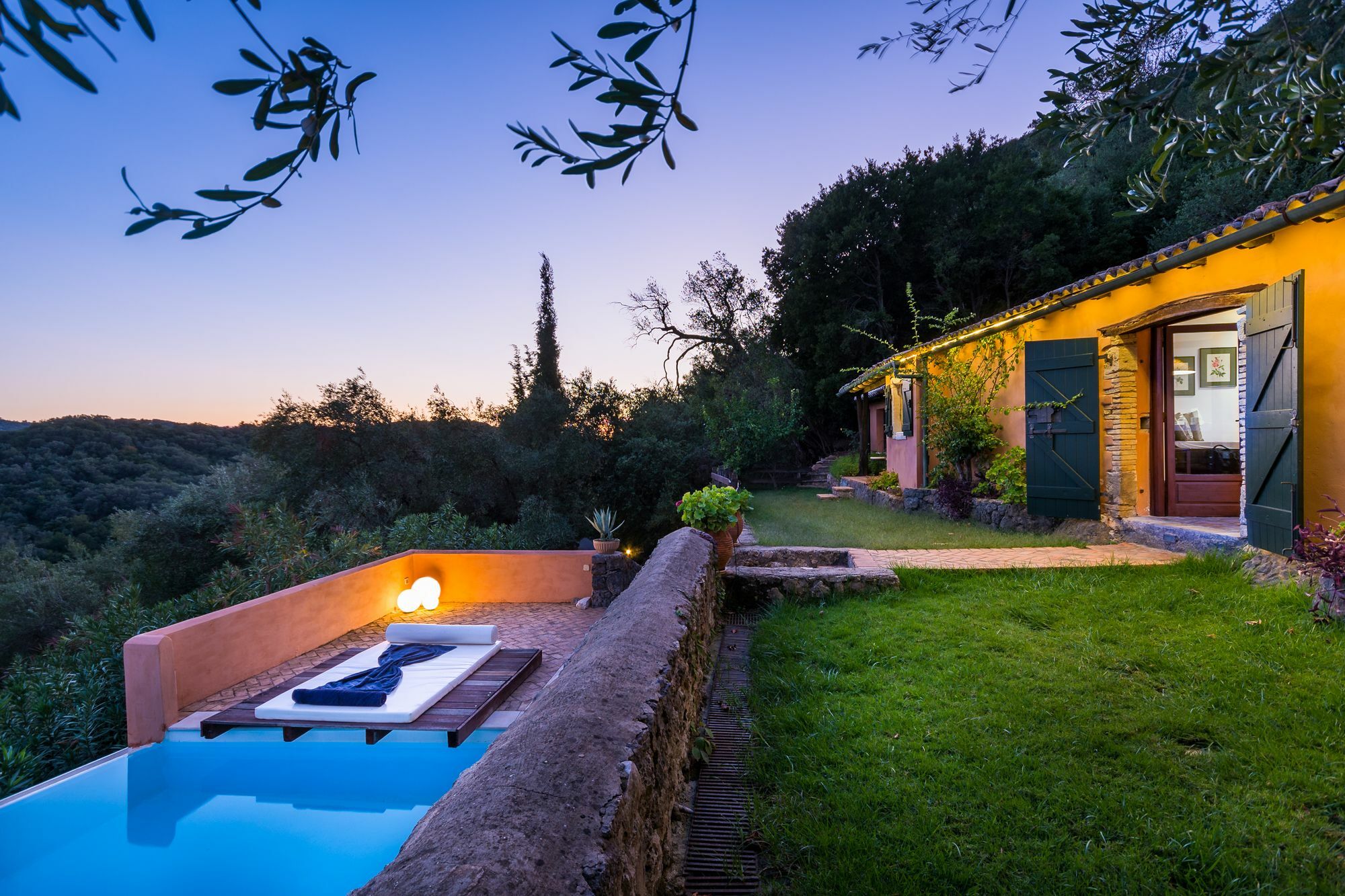 Villa Melolia Ipsos Exterior photo